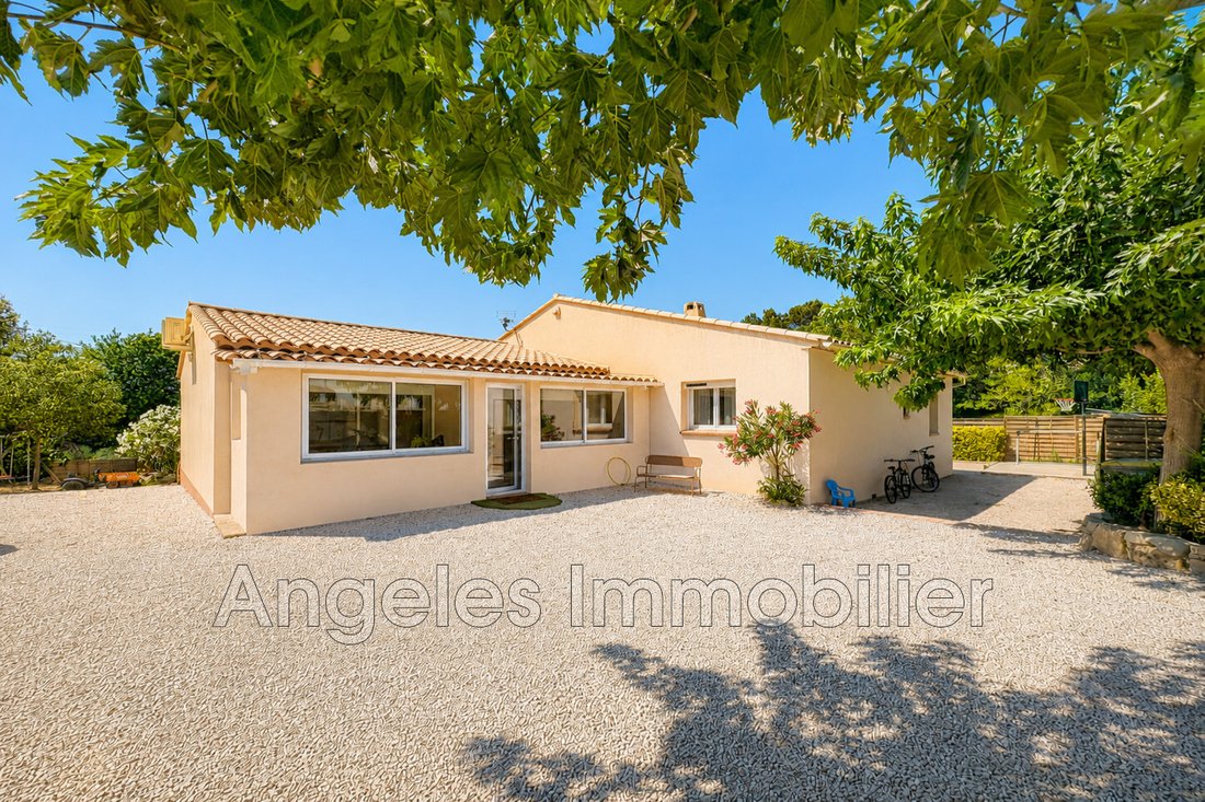 Villa in Flassans-sur-Issole, Provence-Alpes-Côte d'Azur, France 1 - 18413738