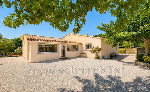 Villa in Flassans-sur-Issole, Provence-Alpes-Côte d'Azur, France 1