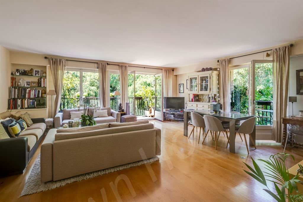 Apartment in Saint-Cloud, Ile-de-France, France 3 - 18413782