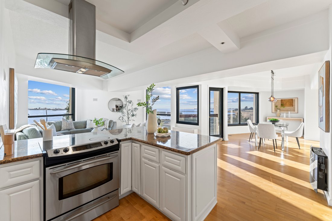 Condo in Oakland, California, United States 5 - 18411831