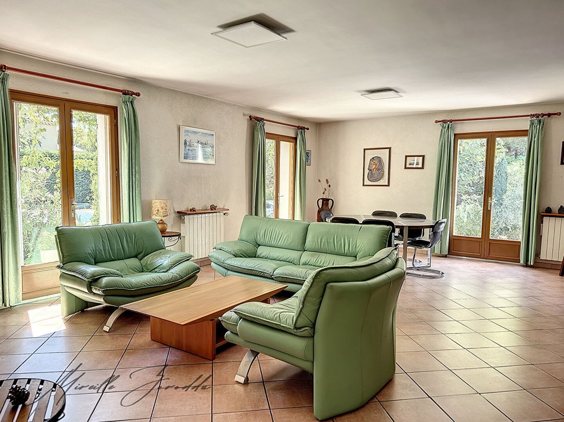 Villa in Saint-Rémy-de-Provence, Provence-Alpes-Côte d'Azur, France 4 - 18405432