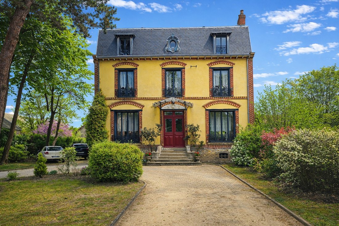 Villa in Beauchamp, Ile-de-France, France 1 - 18405551
