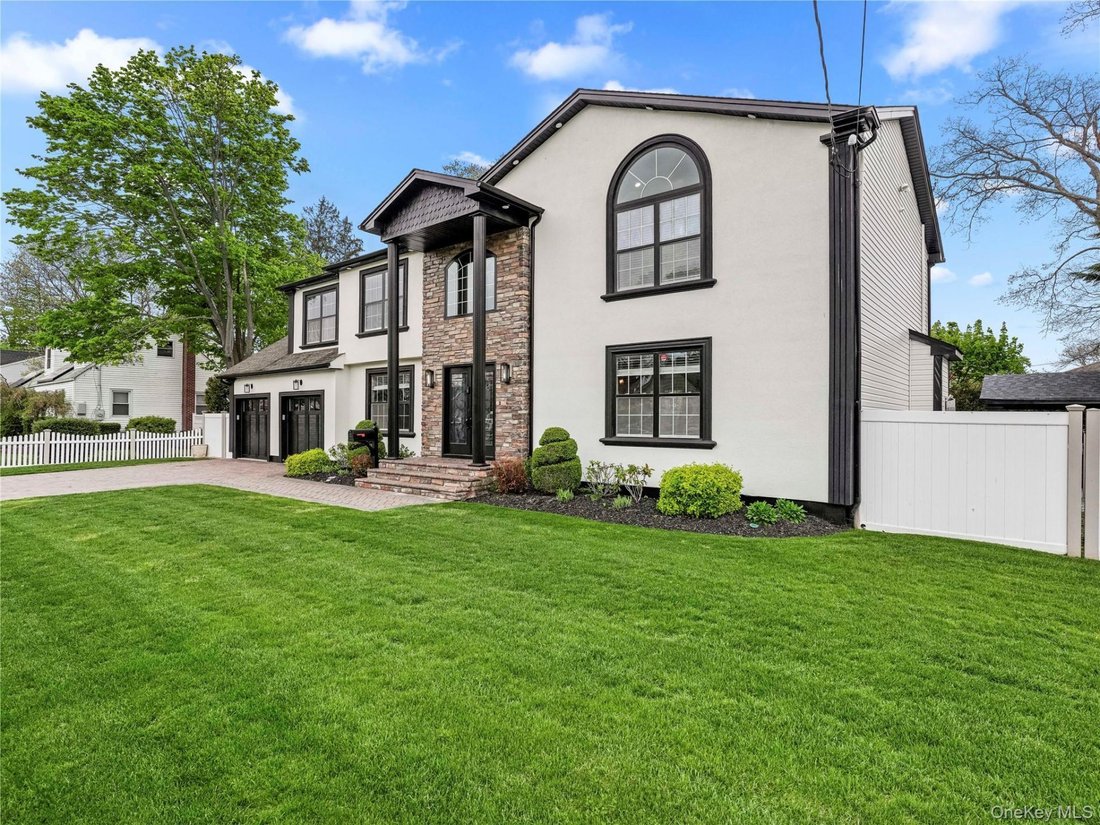 House in Lindenhurst, New York, United States 2 - 18410312