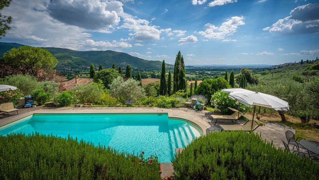 Country House in Castiglion Fiorentino, Tuscany, Italy 1 - 18409385