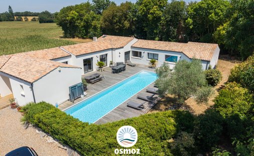Villa in Virson, Nouvelle-Aquitaine, France 1