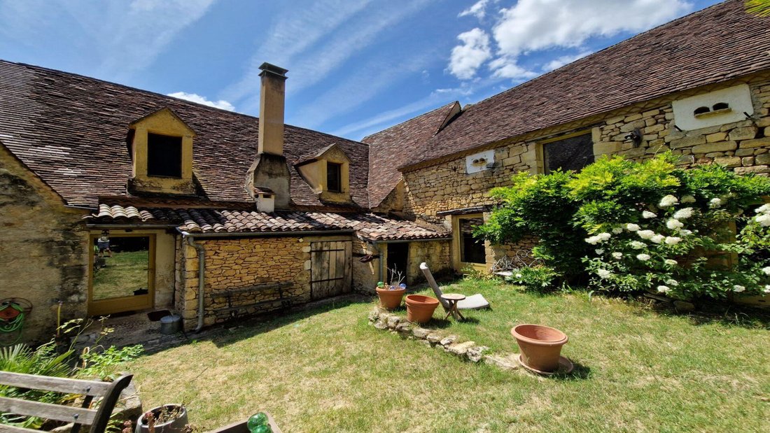 Estate in Le Bugue, Nouvelle-Aquitaine, France 3 - 18414908