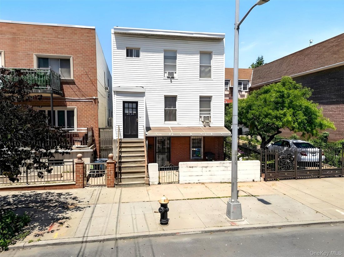 House in New York, New York, United States 4 - 18414805