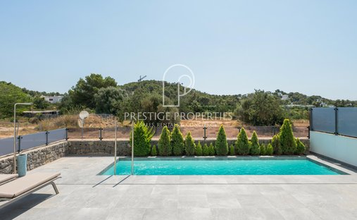 Apartment in Santa Eularia des Riu, Balearic Islands, Spain 1