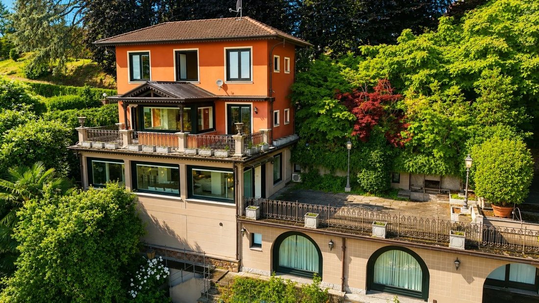 Villa in Meina, Piedmont, Italy 1 - 18418358
