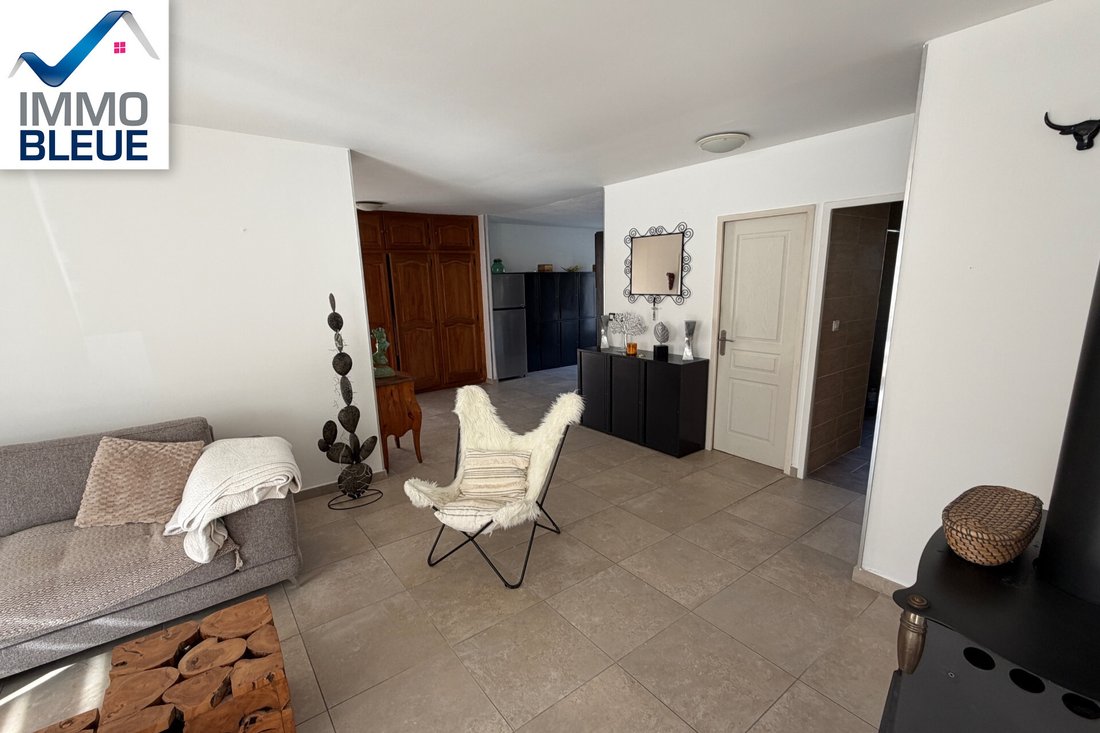 Villa in Marignane, Provence-Alpes-Côte d'Azur, France 4 - 18403970