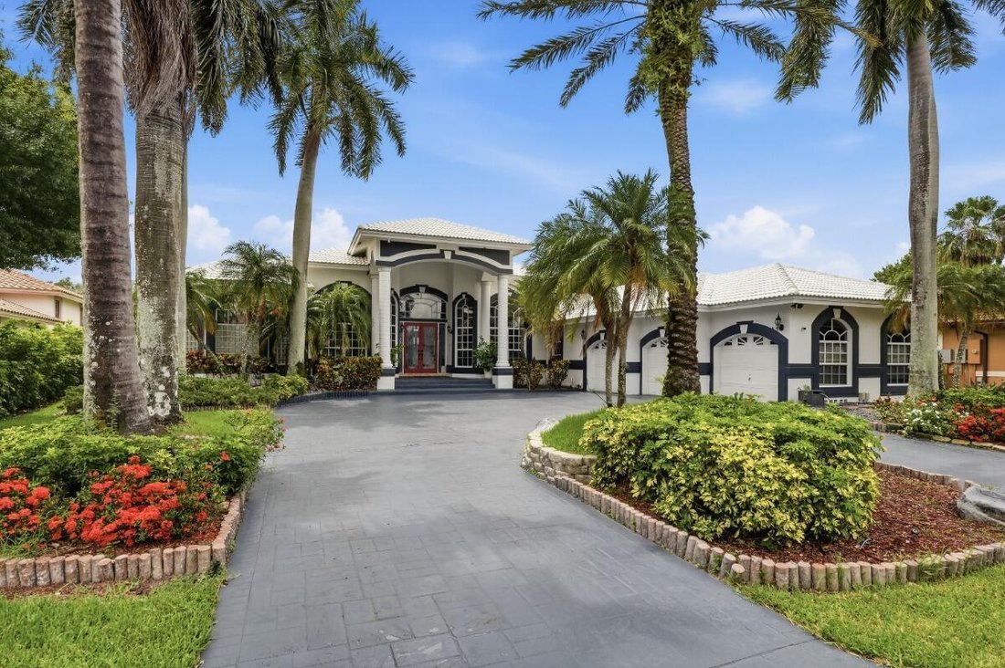 House in Coral Springs, Florida, United States 1 - 18414855
