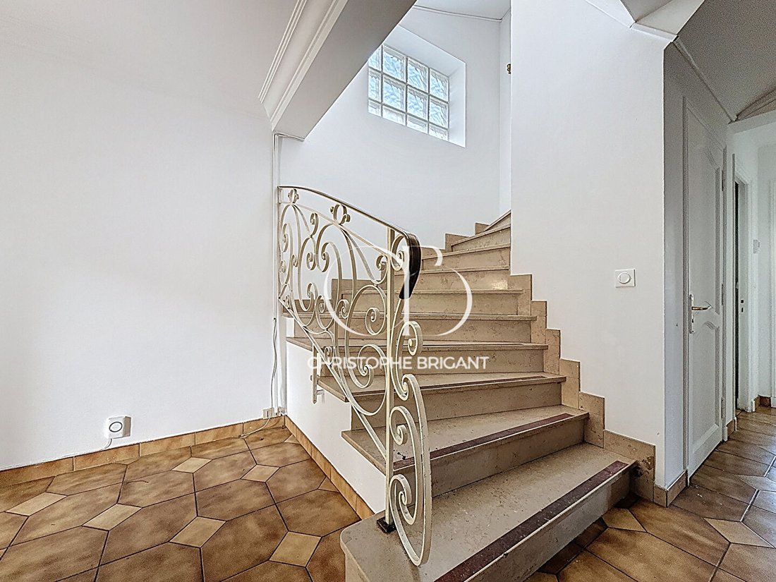 Villa in Villejuif, Ile-de-France, France 2 - 18405704