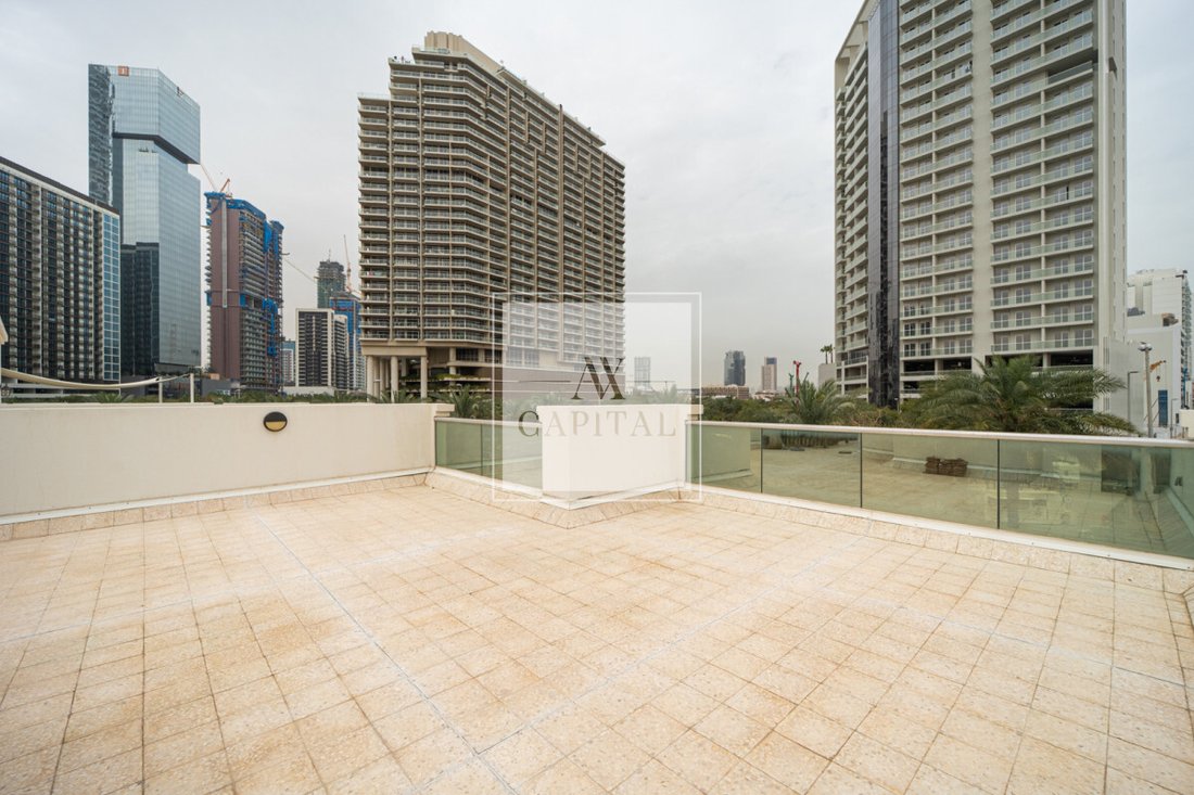 Villa in Jumeirah Beach Residence, Dubai, United Arab Emirates 4 - 18413974
