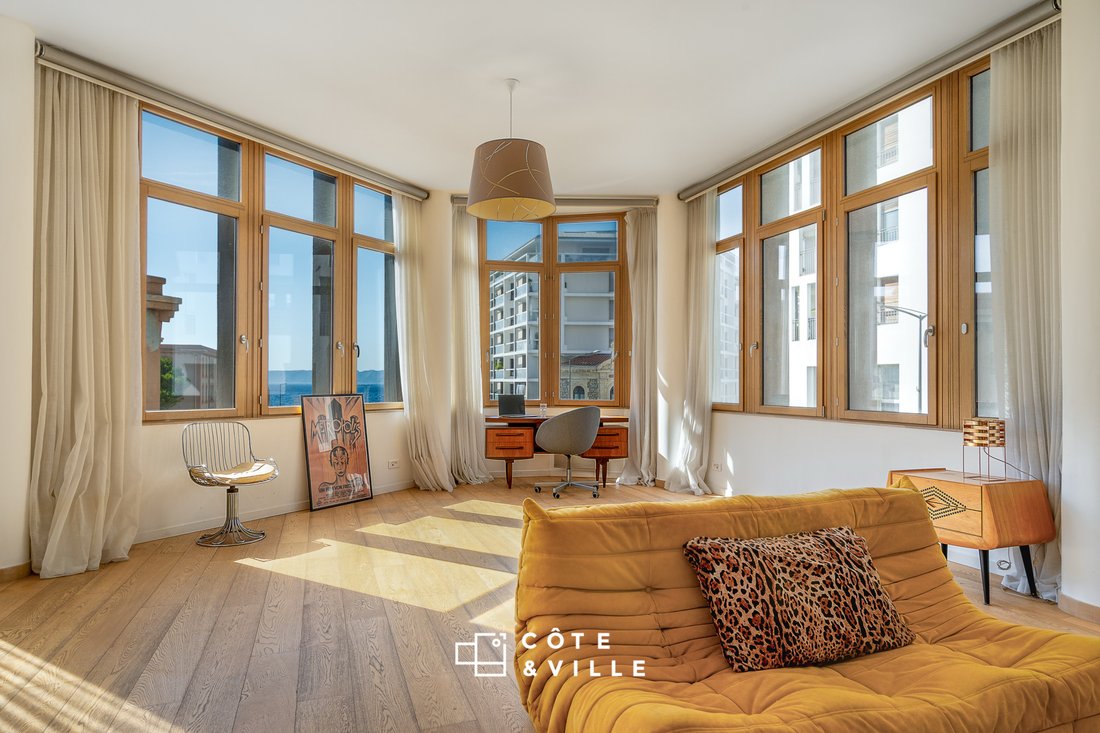 Apartment in Endoume, 7e Arrondissement, Marseille 3 - 18411671