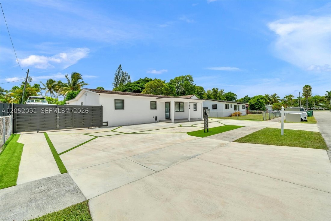 House in Miami, Florida, United States 3 - 18414825