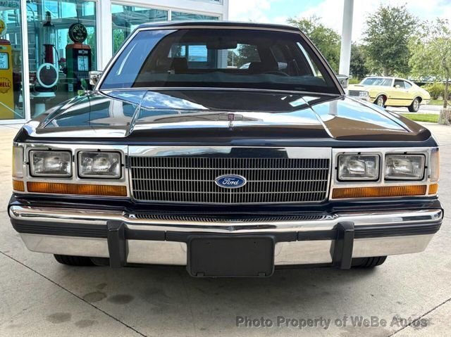 Ford Crown Victoria in Calverton, NY, United States 2 - 18414916
