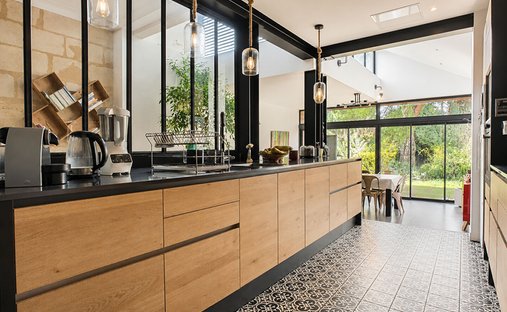 Villa in Capucins-Saint Michel-Nansouty-Saint Genès, Bordeaux, France 1