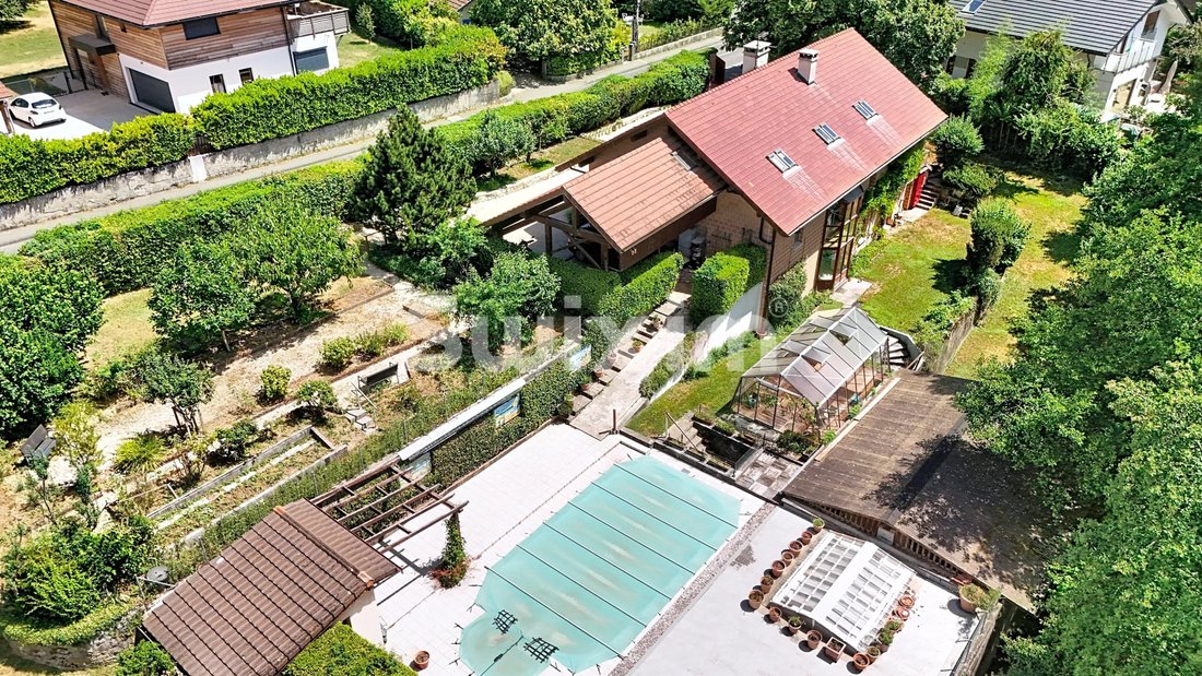 House in Divonne-les-Bains, Auvergne-Rhône-Alpes, France 1 - 18415138