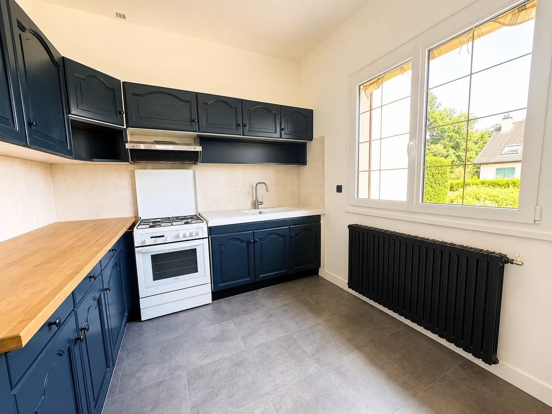 House in Bois Saint Martin-Yvris-Richardets-Monfort, Noisy-le-Grand, France 4 - 18404763