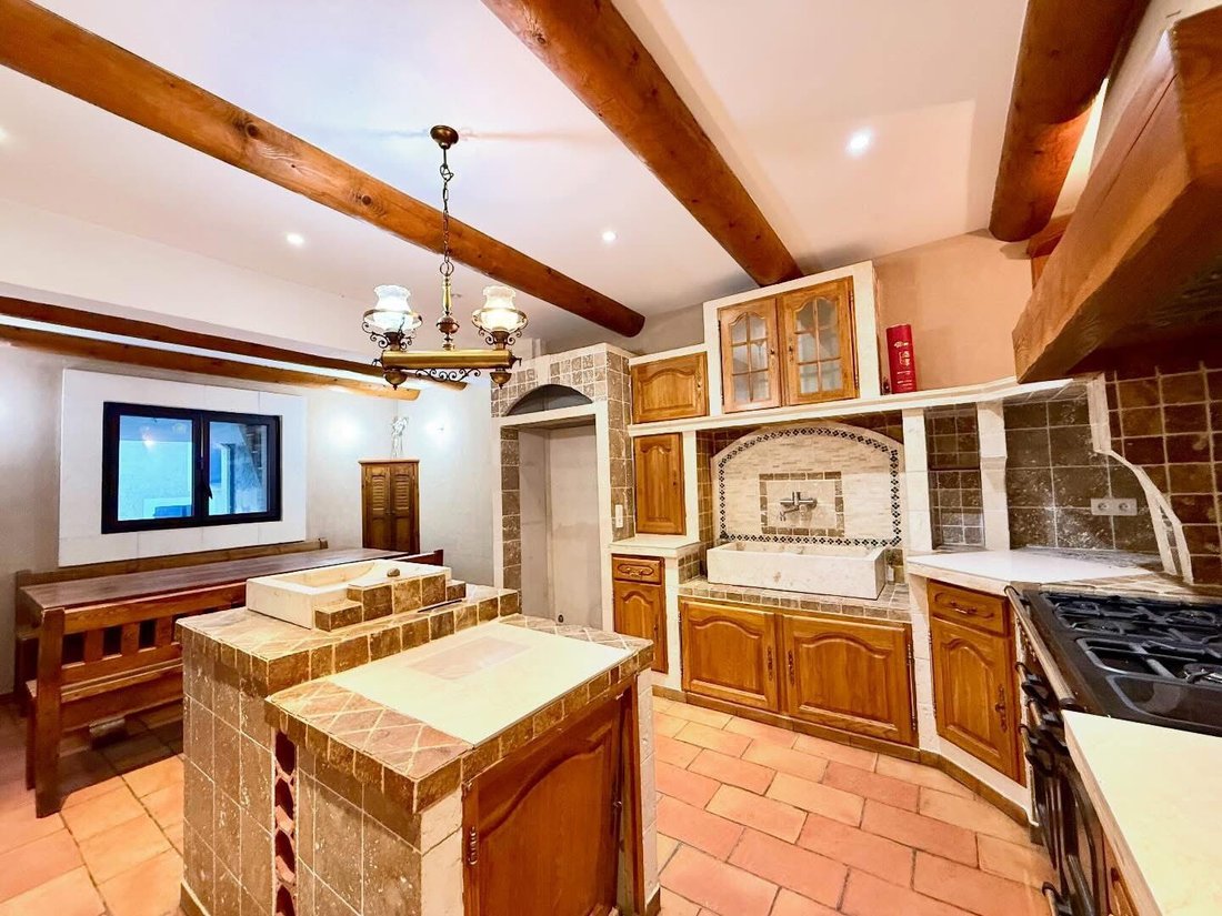 Villa in Saint-Rémy-de-Provence, Provence-Alpes-Côte d'Azur, France 3 - 18405469