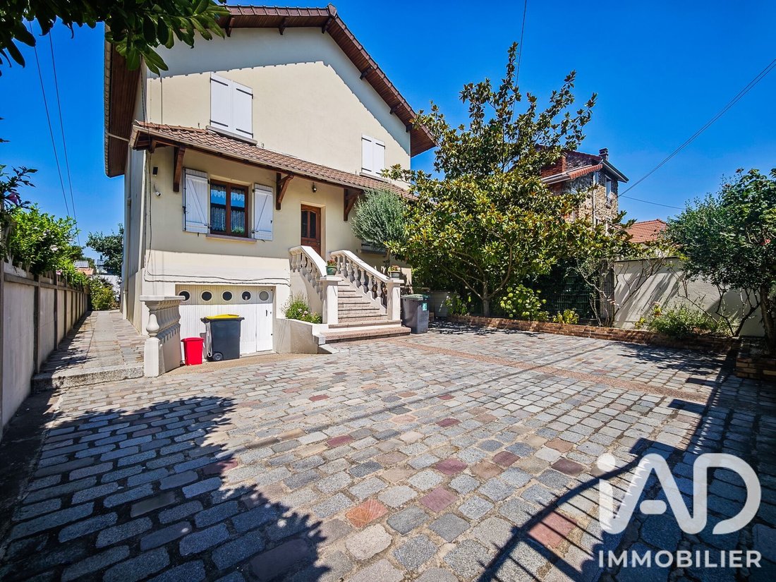 House in Pasteur I, Sannois, France 1 - 17130233