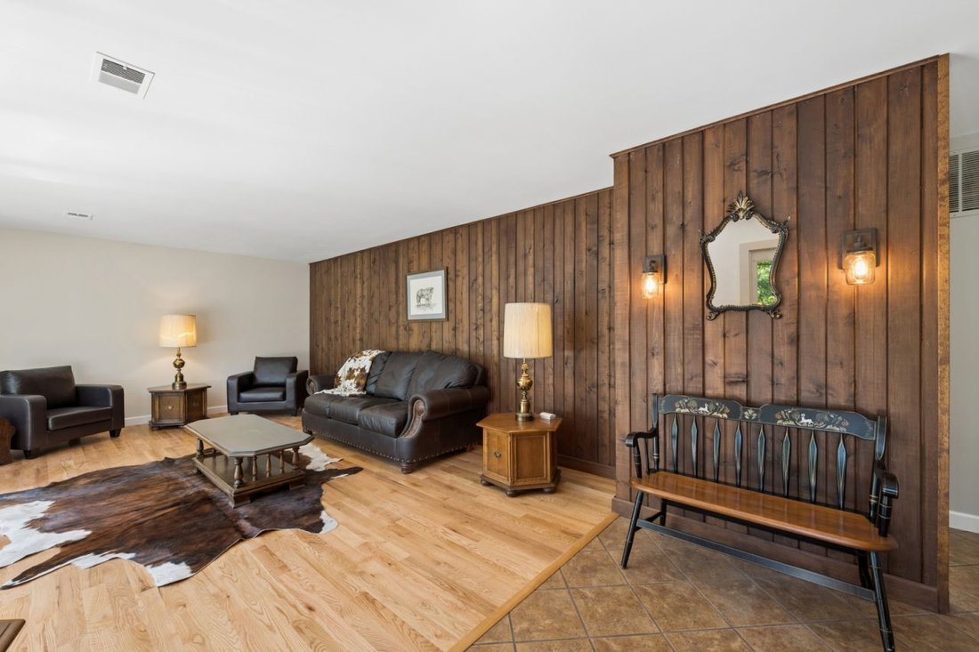 House in Crystal Lake, Illinois, United States 3 - 18410304