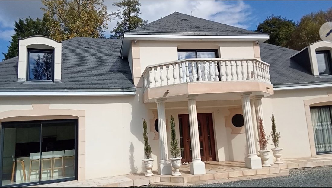 Villa in Le Genest-Saint-Isle, Pays de la Loire, France 4 - 18406022