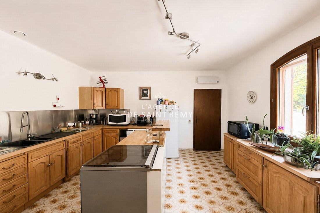 Villa in Saint-Rémy-de-Provence, Provence-Alpes-Côte d'Azur, France 3 - 18413764