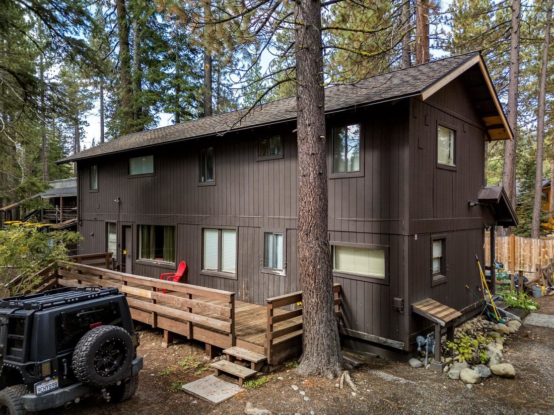 Tahoe City, California, United States 4 - 18419030