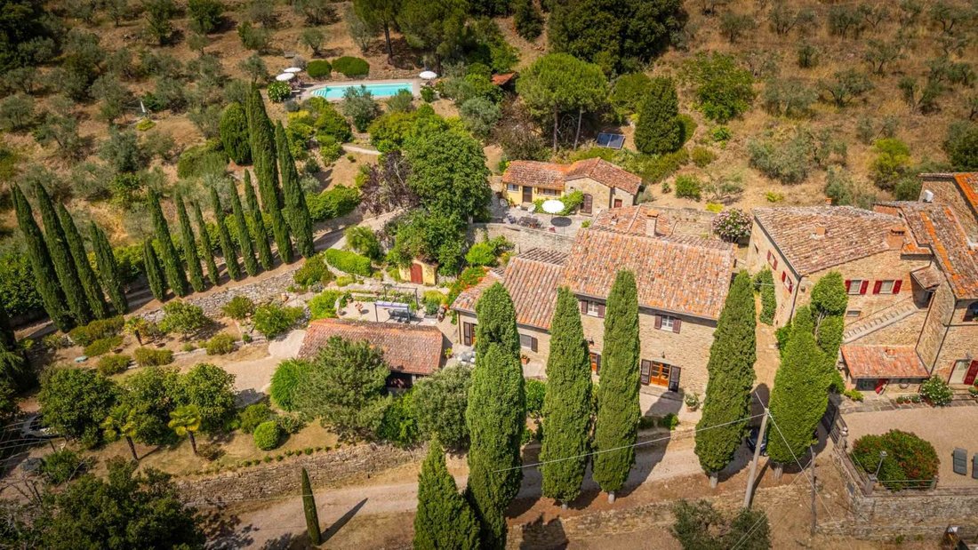 Country House in Castiglion Fiorentino, Tuscany, Italy 2 - 18409385