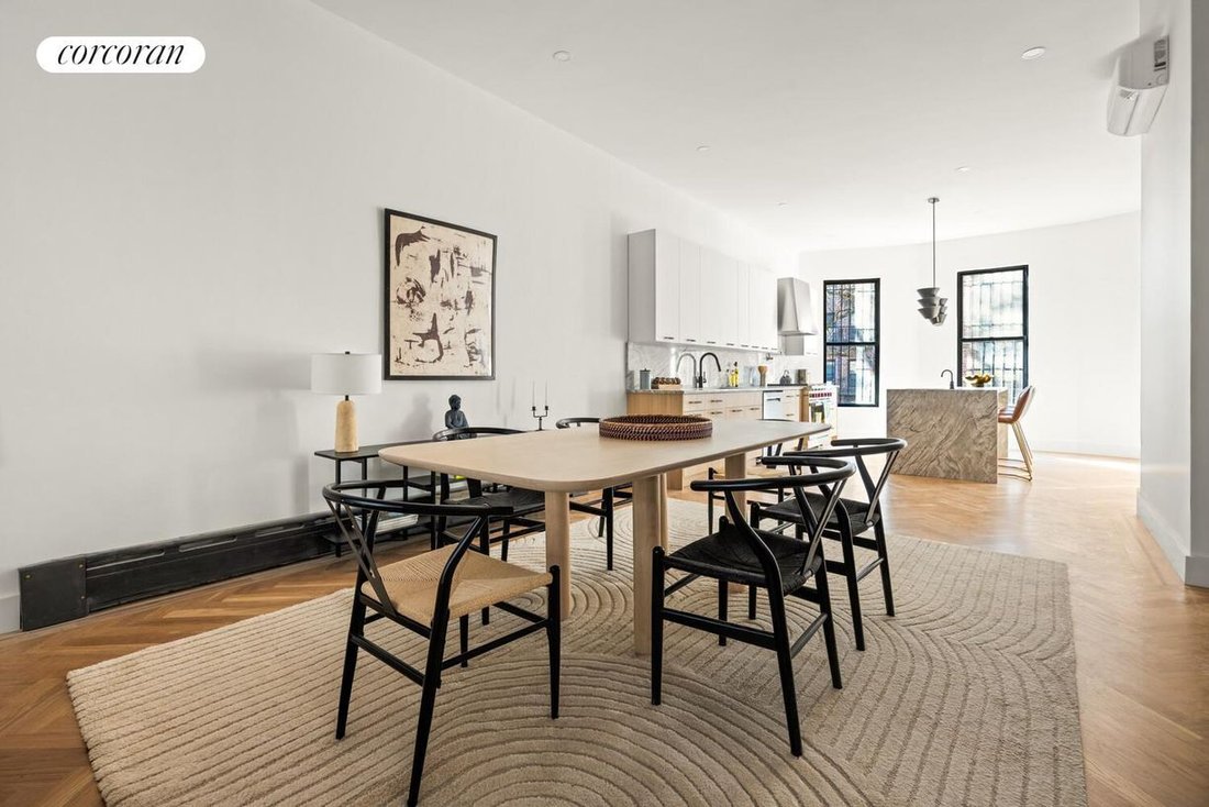 House in New York, New York, United States 5 - 16938393