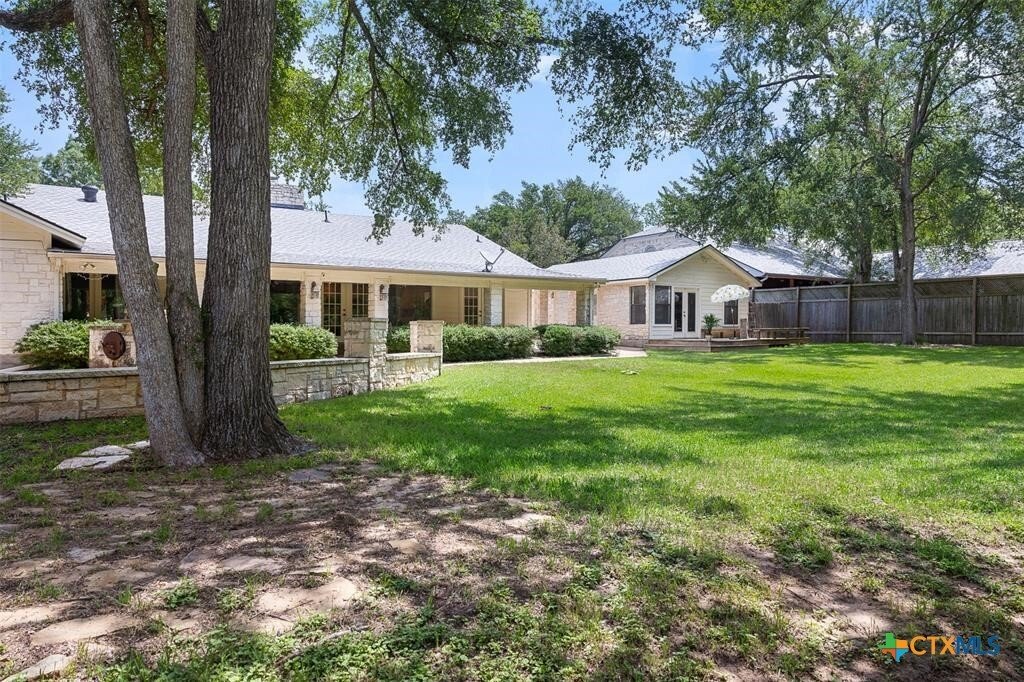 House in Elgin, Texas, United States 1 - 18406948