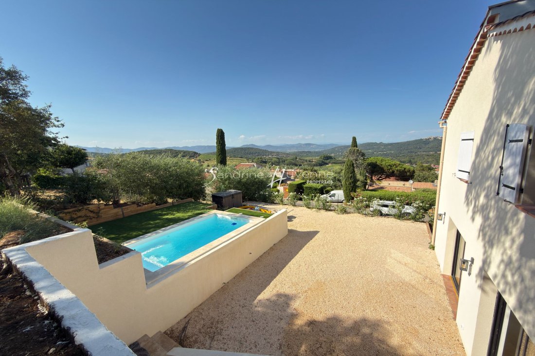 Villa in La Croix-Valmer, Provence-Alpes-Côte d'Azur, France 1 - 18403902