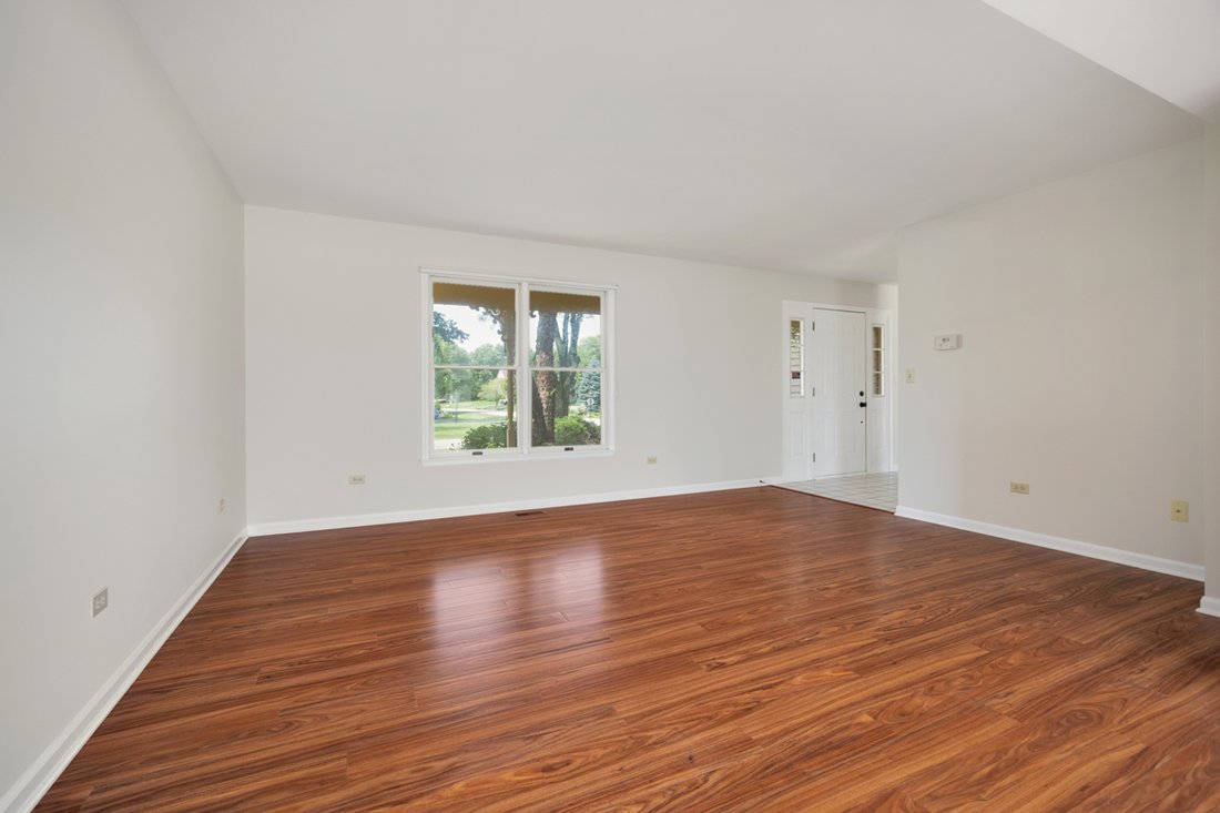 House in West Dundee, Illinois, United States 3 - 18413654