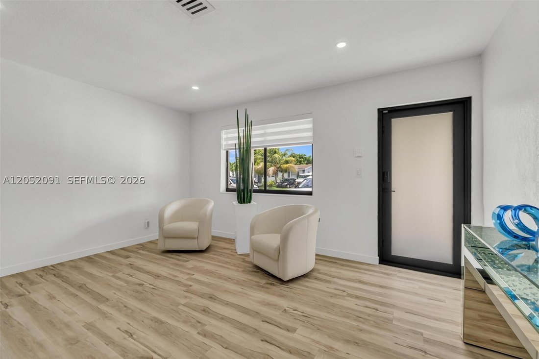 House in Miami, Florida, United States 5 - 18414825