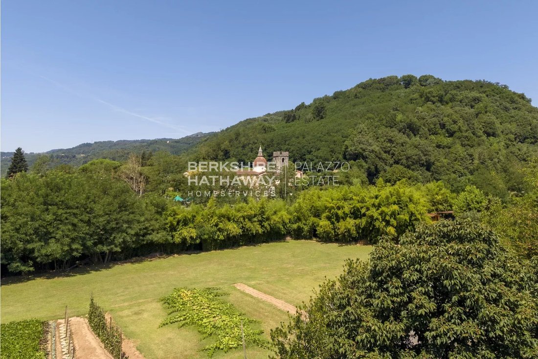 Villa in Historic Center, Lucca, Tuscany 4 - 18413616