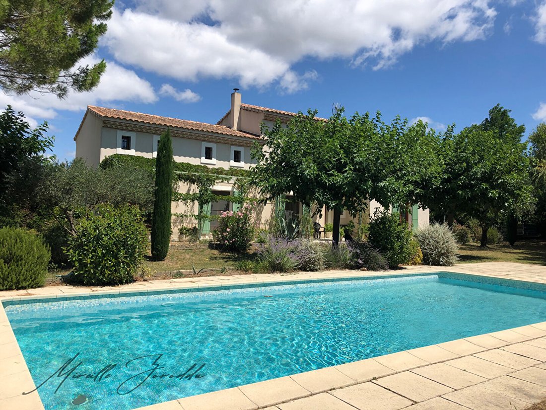 Villa in Saint-Rémy-de-Provence, Provence-Alpes-Côte d'Azur, France 1 - 18405432