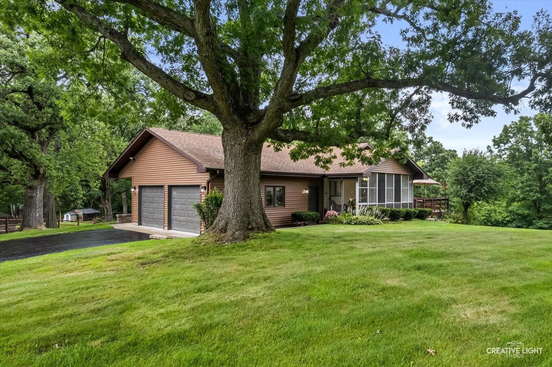 House in Spring Grove, Illinois, United States 1 - 18408399