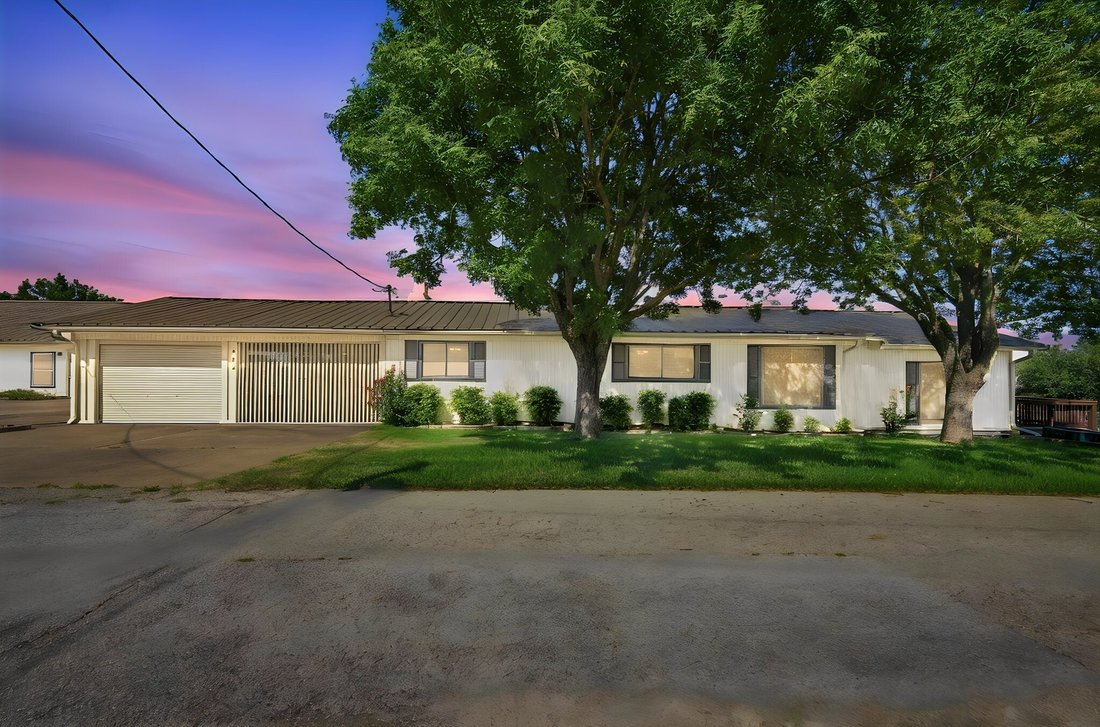 House in Clifton, Texas, United States 2 - 18409037