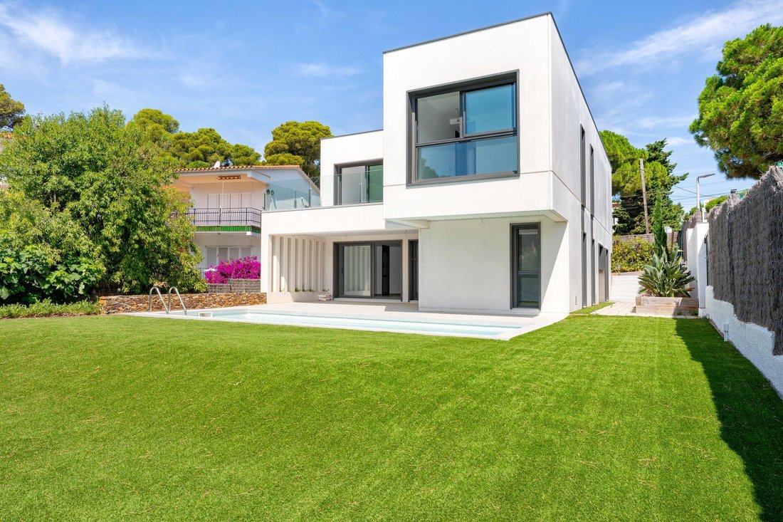 Villa in Llanca, Catalonia, Spain 5 - 18403104