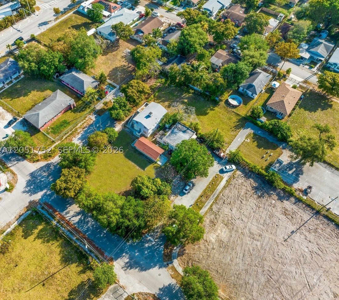 Miami, Florida, United States 3 - 18407597