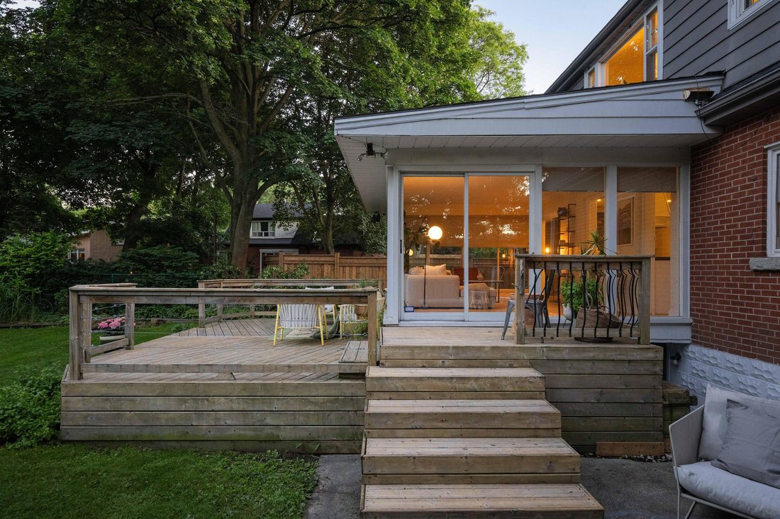House in Hamilton, Ontario, Canada 3 - 18405150