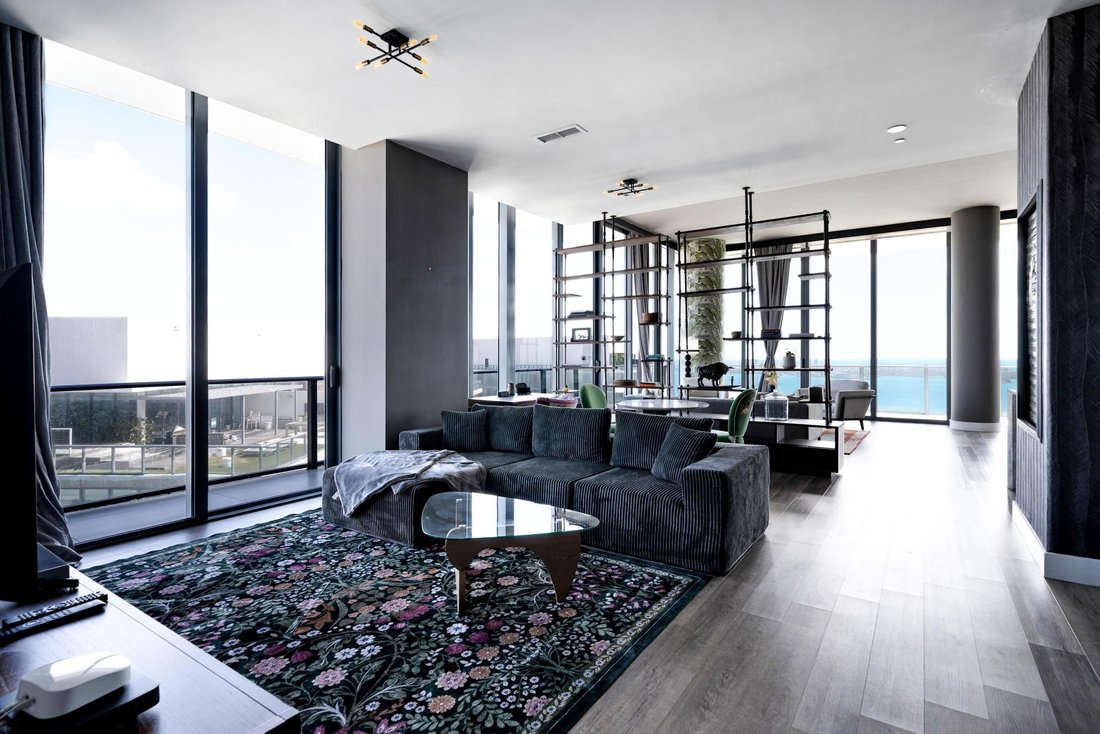 Condo in Miami, Florida, United States 4 - 18412346