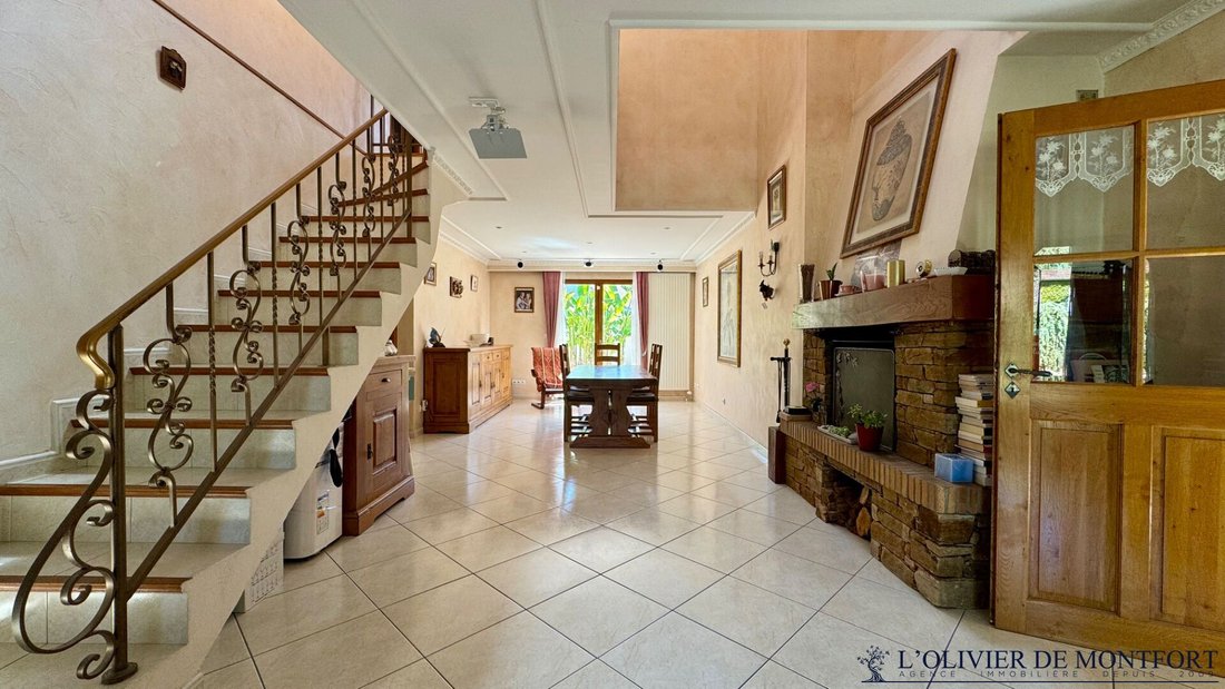 House in Montfort-l'Amaury, Ile-de-France, France 5 - 18407544