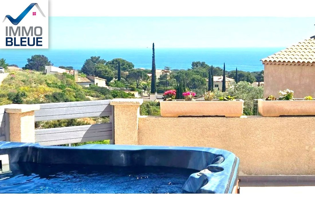 Villa in Le Village-L'Esperon, Sausset-les-Pins, France 2 - 18403978