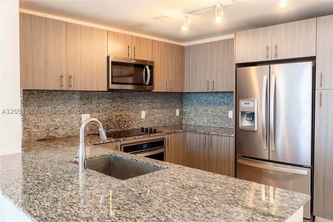 Condo in Miami Springs, Florida, United States 5 - 18413420