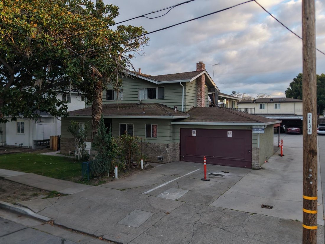 Sunnyvale, California, United States 1 - 18407589