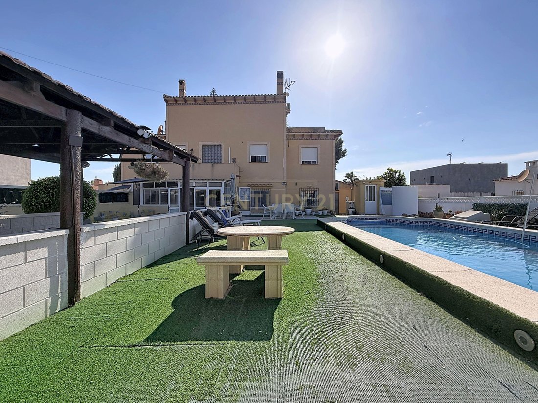 Villa in Torrevieja, Valencian Community, Spain 2 - 18411969