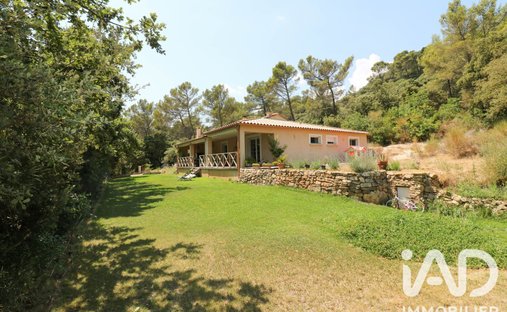 Maison à La Roquebrussanne, Provence-Alpes-Côte d'Azur, France 1