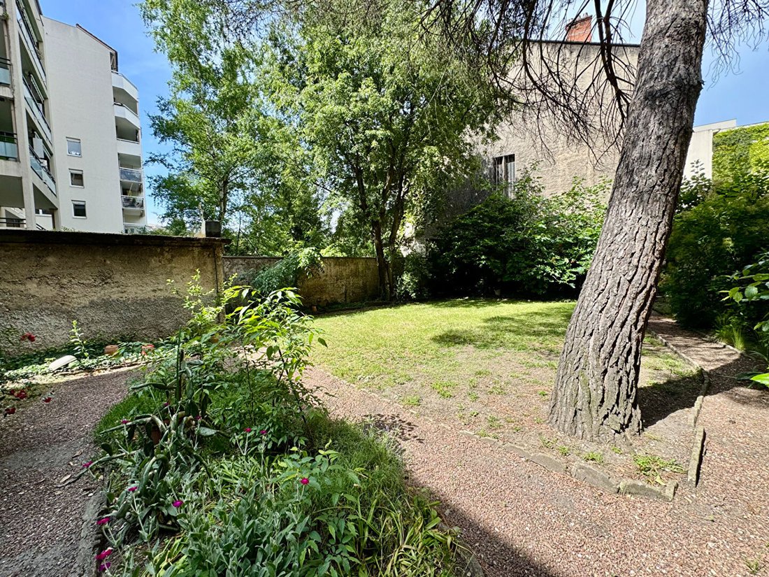 Villa in Ferrandière Maisons-Neuves, Villeurbanne, France 1 - 18405423